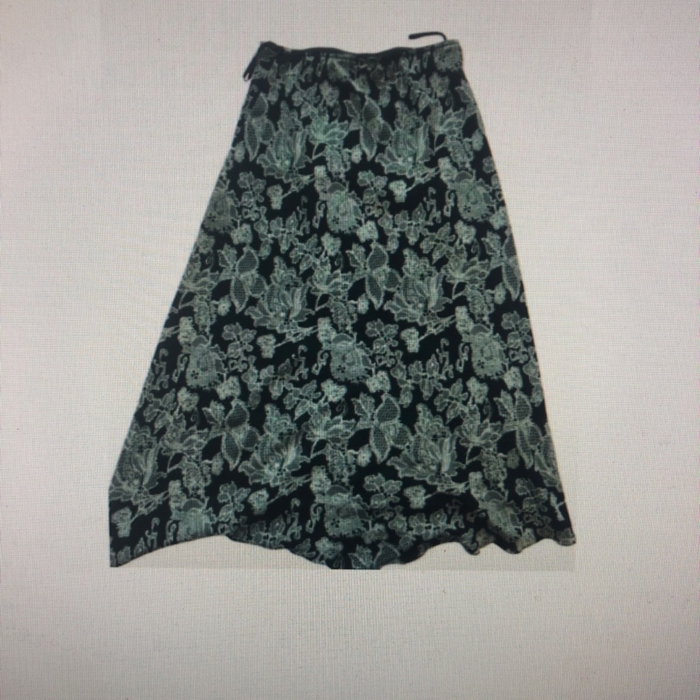 Black Floral A-Line Midi Skirt - Lightweight Women's Skirt